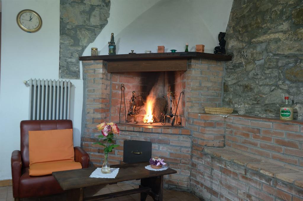 Agriturismo Le Cerinaie Castelnuovo di Val di Cecina Exterior foto